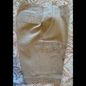 Men’s size 30 waist Red Camel cargo shorts